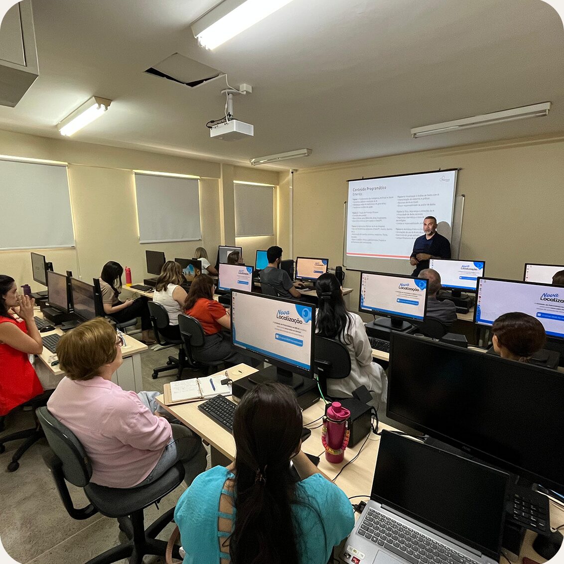 Turma de curso in company da Portfolio Formação em treinamento